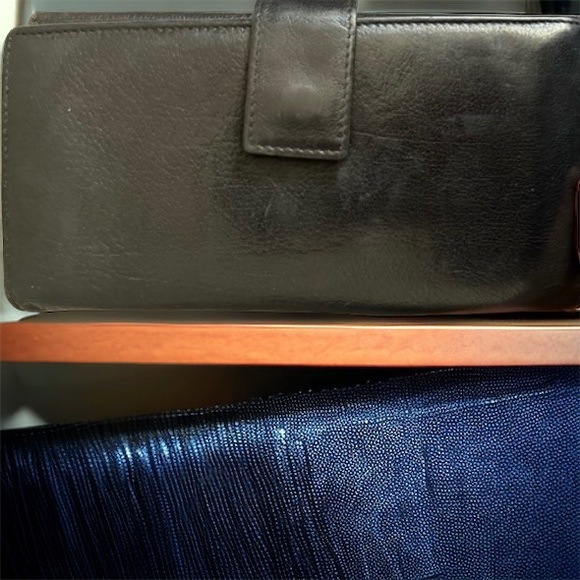 Yves Saint Laurent Trifold Wallet - excellent Preloved condition - soft leather - Picture 2 of 6